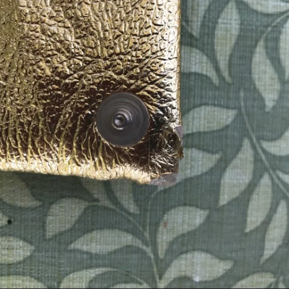 GORGEOUS LADYS PRIDE GOLD LAME METALLIC HANDBAG - Picture 8 of 8